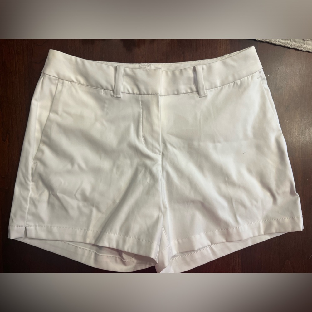 White Nike dry-fit Golf shorts